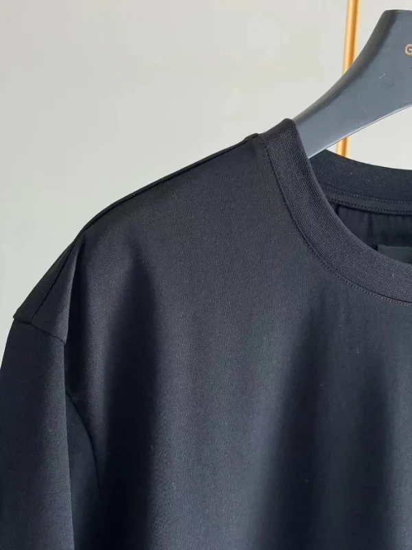 Givenchy T-shirt – GVS52 - Image 8