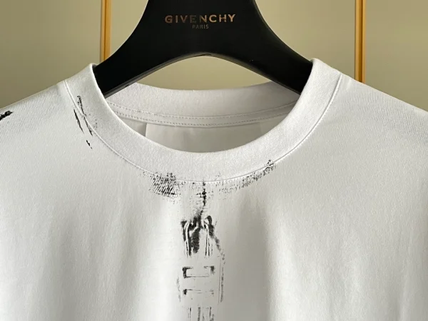 Givenchy T-shirt – GVS53 - Image 3
