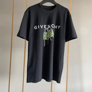 Givenchy T-shirt – GVS55