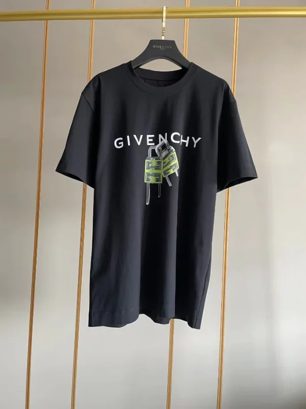 Givenchy T-shirt – GVS55