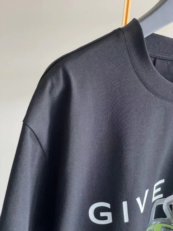 Givenchy T-shirt – GVS55 - Image 3