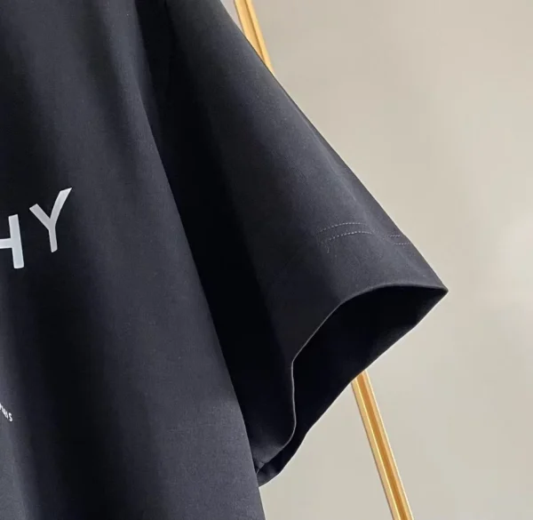 Givenchy T-shirt – GVS55 - Image 4