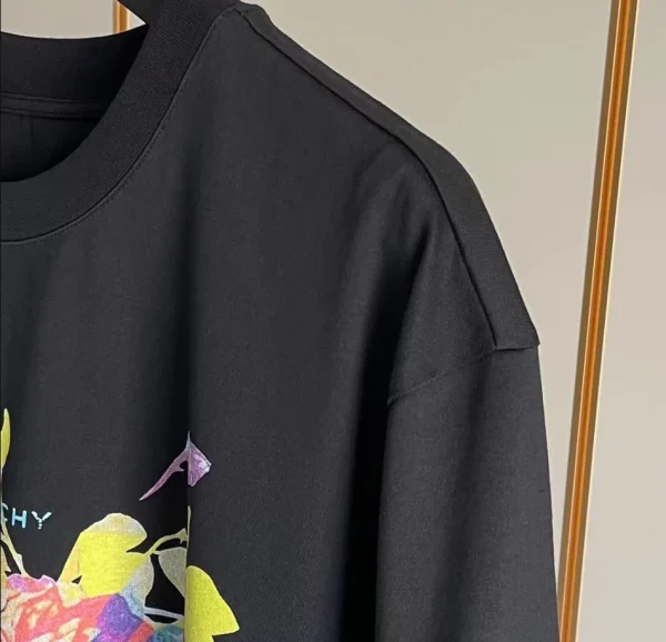 Givenchy T-shirt – GVS72 - Image 3