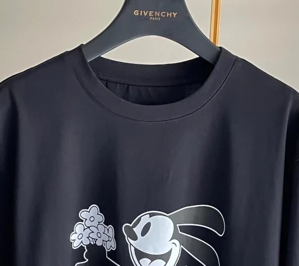 Givenchy T-shirt – GVS73 - Image 3