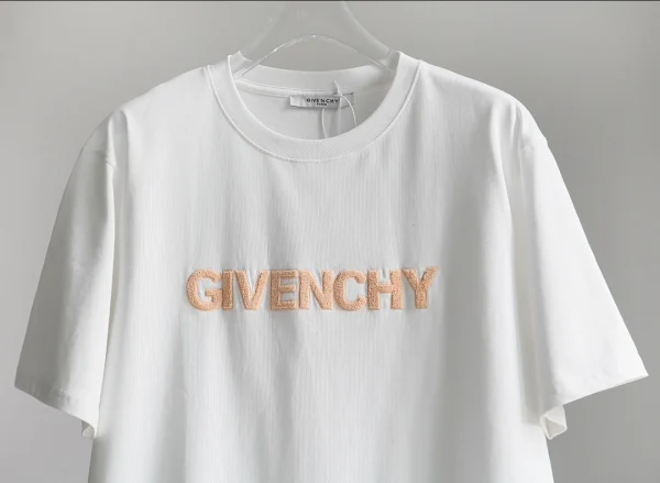 Givenchy T-shirt – GVS74 - Image 3