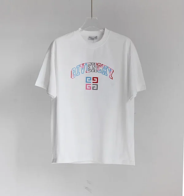 Givenchy T-shirt – GVS75