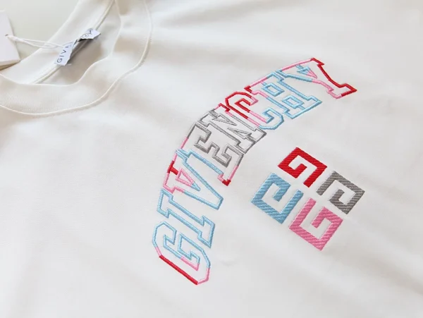 Givenchy T-shirt – GVS75 - Image 6