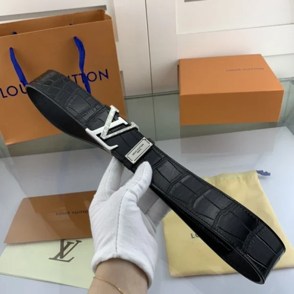 LOUIS VUITTON BELT – B0194