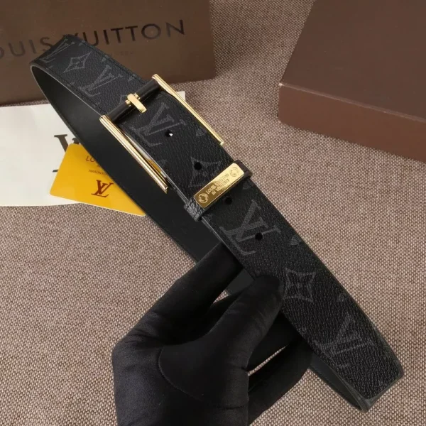 LOUIS VUITTON BELT – B0242