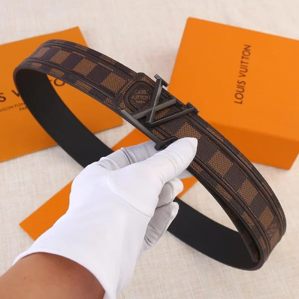 LOUIS VUITTON BELT – B0270