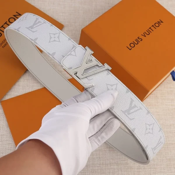 LOUIS VUITTON BELT – B0279