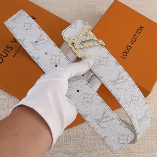 LOUIS VUITTON BELT – B0280