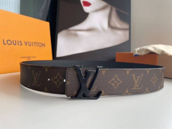 LOUIS VUITTON BELT – B042