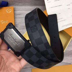 LOUIS VUITTON BELT – B070