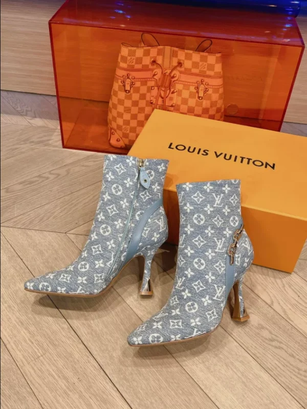 LOUIS VUITTON BOOT – WLS010