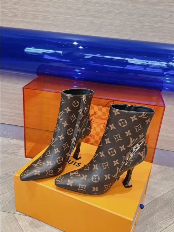 LOUIS VUITTON BOOT – WLS011