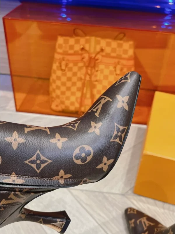 LOUIS VUITTON BOOT – WLS011 - Image 3