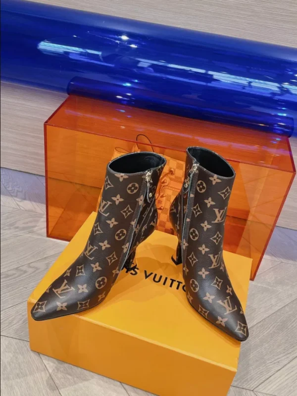LOUIS VUITTON BOOT – WLS011 - Image 6