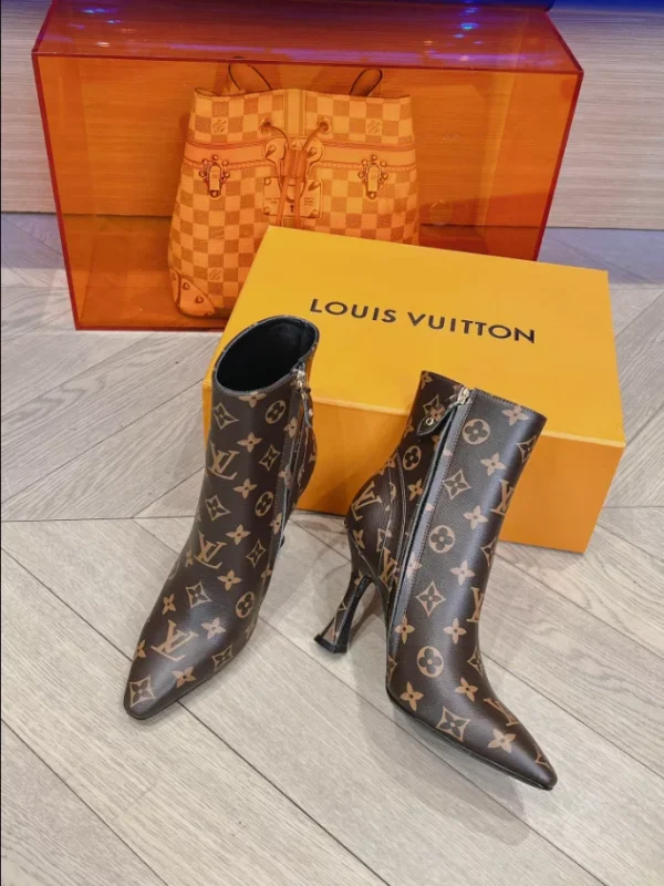 LOUIS VUITTON BOOT – WLS011 - Image 9
