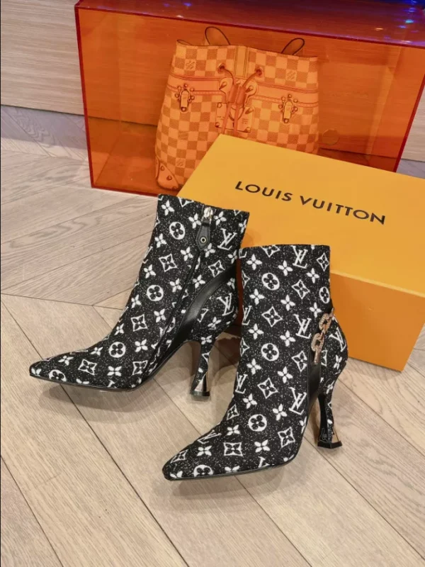 LOUIS VUITTON BOOT – WLS013