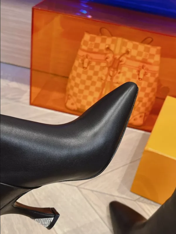 LOUIS VUITTON BOOT – WLS014 - Image 5