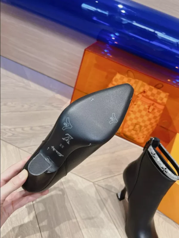 LOUIS VUITTON BOOT – WLS014 - Image 8