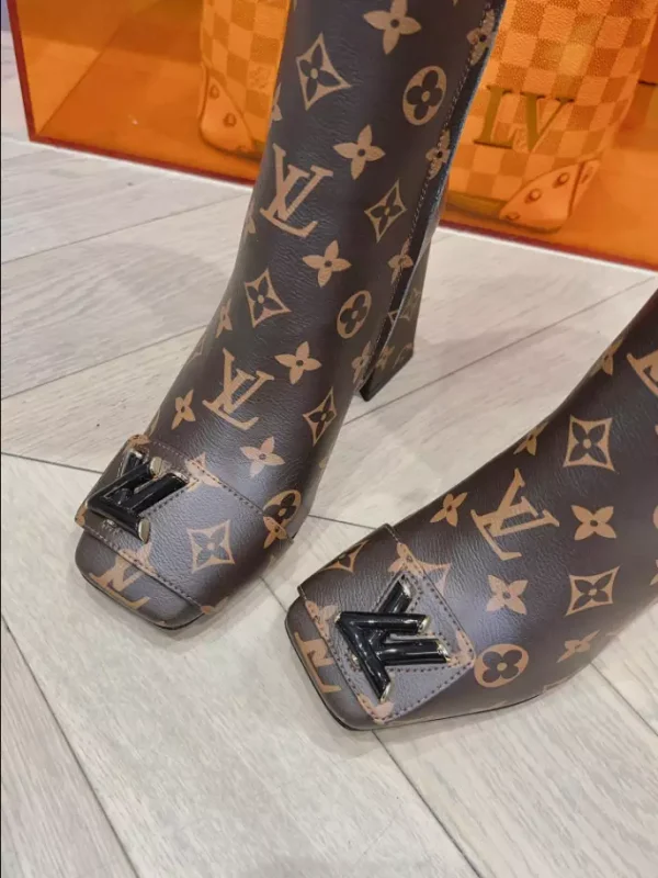 LOUIS VUITTON BOOT – WLS023 - Image 2