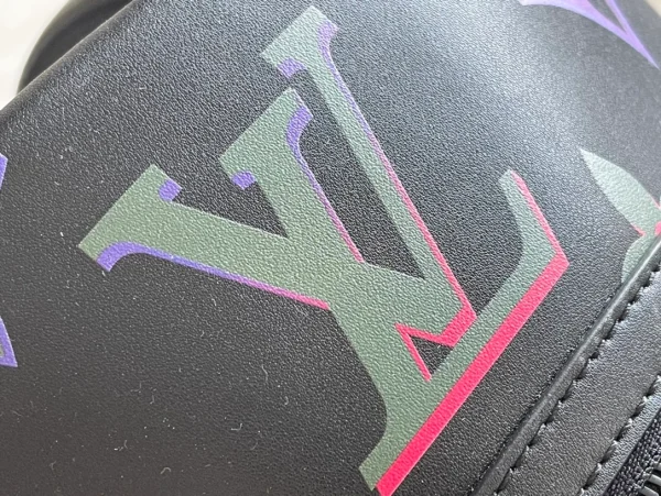 LOUIS VUITTON COMET CALF LEATHER BACKPACK IN BLACK – WLM512 - Image 4