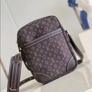 LOUIS VUITTON DANUBE CROSSBODY BAG – WLM601