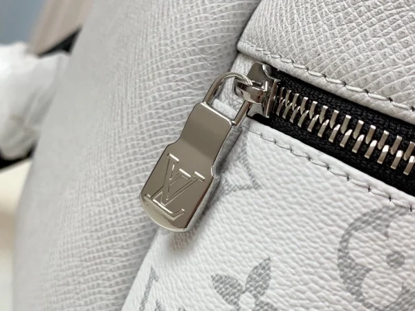 LOUIS VUITTON DISCOVERY BACKPACK – WLM531 - Image 5