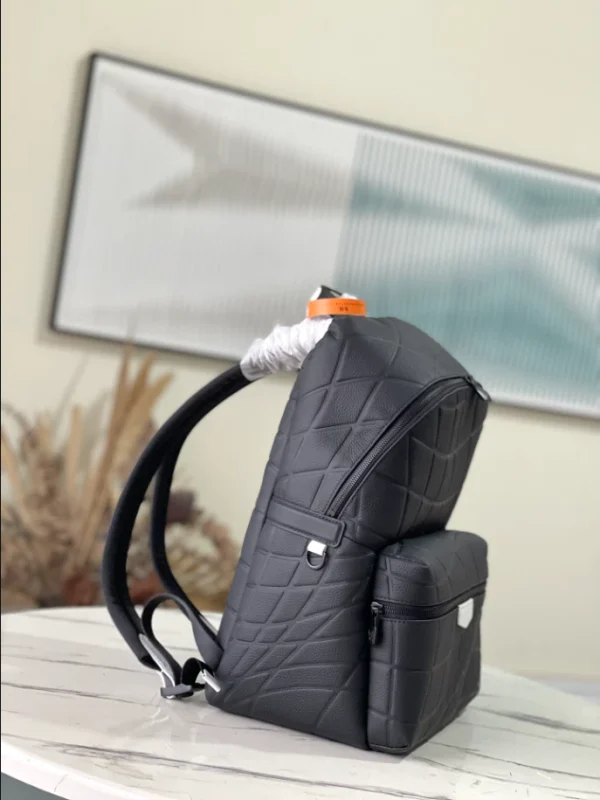 LOUIS VUITTON DISCOVERY BACKPACK – WLM533 - Image 4