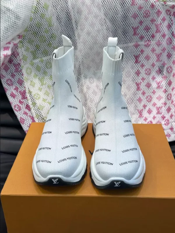 LOUIS VUITTON HIGH-TOP SNEAKER – LSVT339 - Image 5