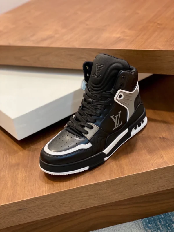 LOUIS VUITTON HIGH-TOP SNEAKERS – LSVT396 - Image 3