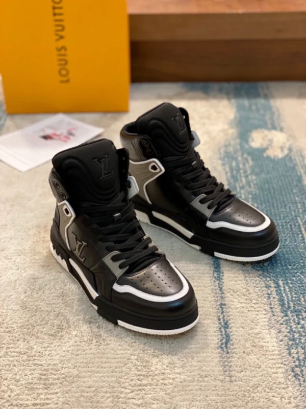 LOUIS VUITTON HIGH-TOP SNEAKERS – LSVT396 - Image 2