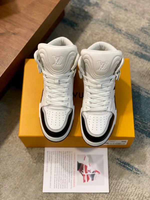 LOUIS VUITTON HIGH-TOP SNEAKERS – LSVT397 - Image 4