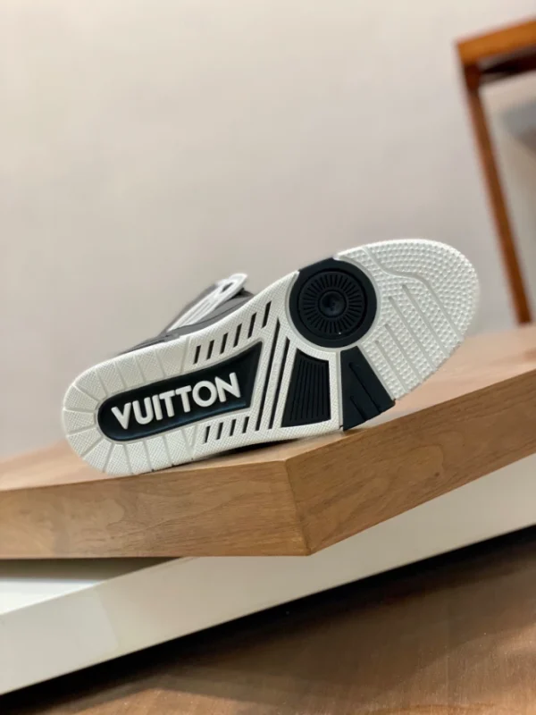 LOUIS VUITTON HIGH-TOP SNEAKERS – LSVT397 - Image 7