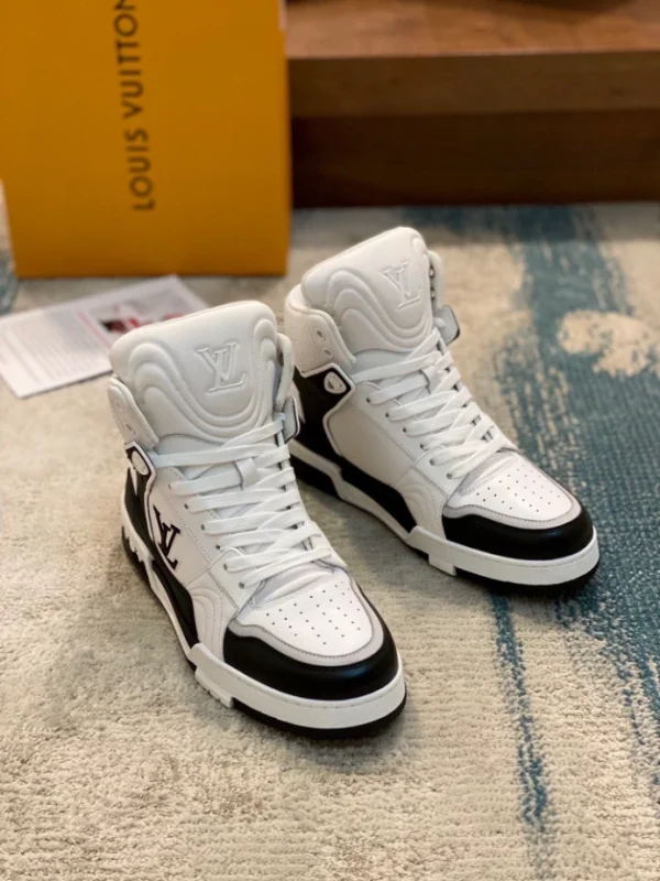 LOUIS VUITTON HIGH-TOP SNEAKERS – LSVT397 - Image 2
