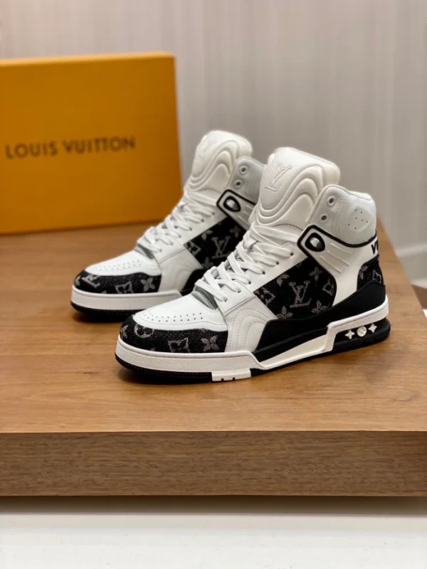 LOUIS VUITTON HIGH-TOP SNEAKERS – LSVT399 - Image 4