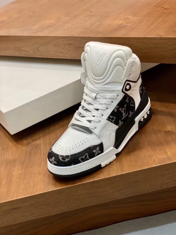 LOUIS VUITTON HIGH-TOP SNEAKERS – LSVT399 - Image 5