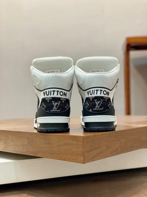LOUIS VUITTON HIGH-TOP SNEAKERS – LSVT399 - Image 6