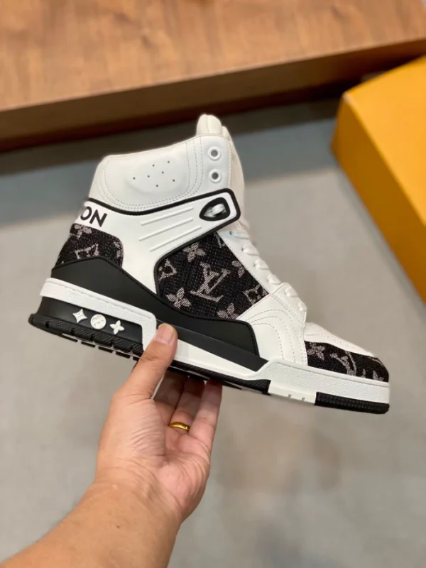LOUIS VUITTON HIGH-TOP SNEAKERS – LSVT399 - Image 8