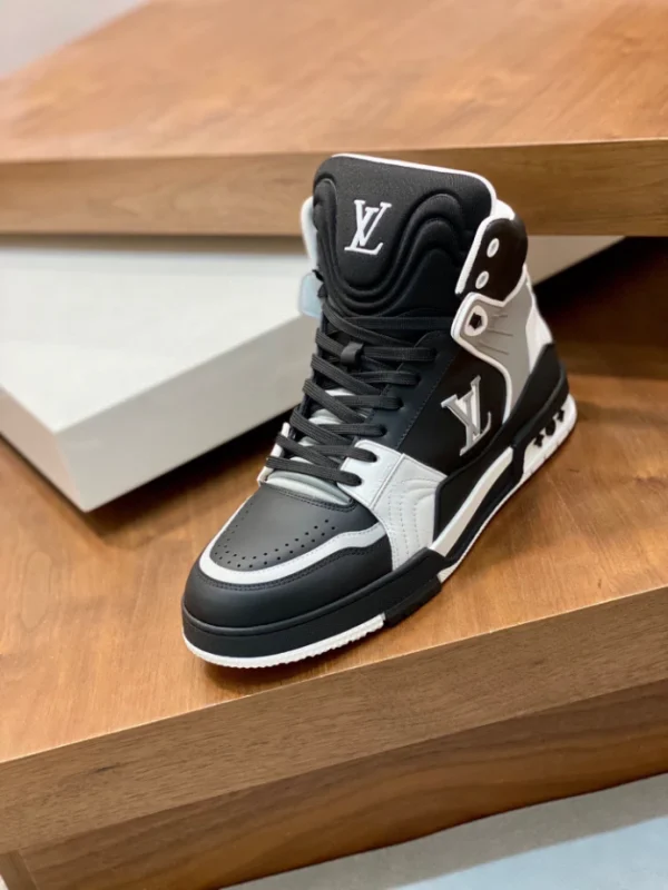 LOUIS VUITTON HIGH-TOP SNEAKERS – LSVT400 - Image 5