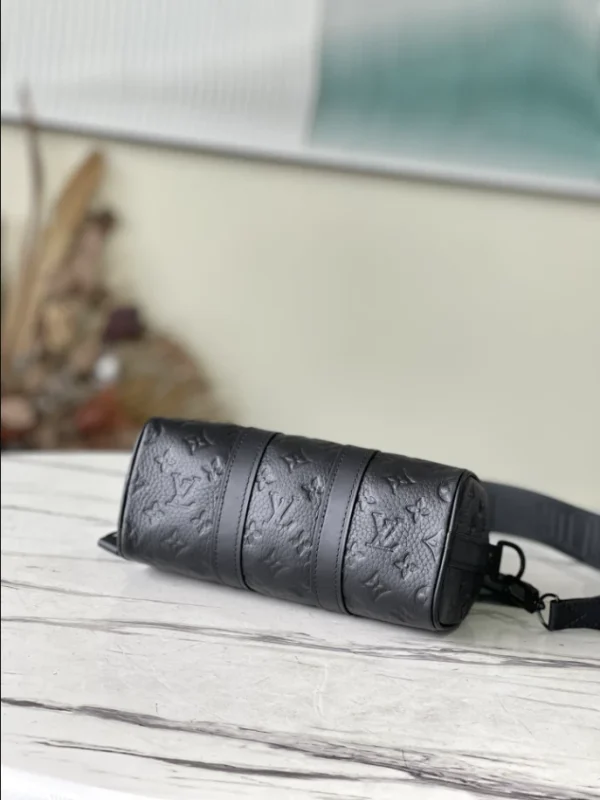 LOUIS VUITTON KEEPALL BANDOULIÈRE 25 BAG TAURILLON MONOGRAM – WLM555 - Image 7