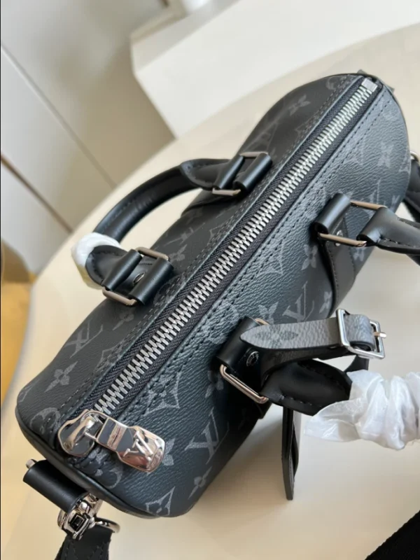 LOUIS VUITTON KEEPALL BANDOULIÈRE 25 MONOGRAM ECLIPSE CANVAS – WLM563 - Image 7