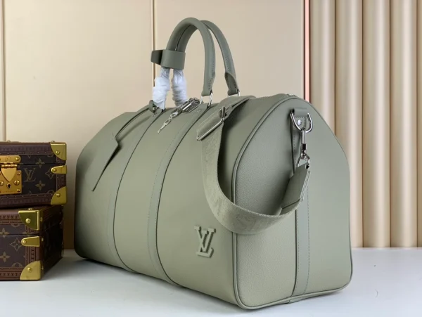 LOUIS VUITTON KEEPALL BANDOULIÈRE 50 LV AEROGRAM – WLM540 - Image 9