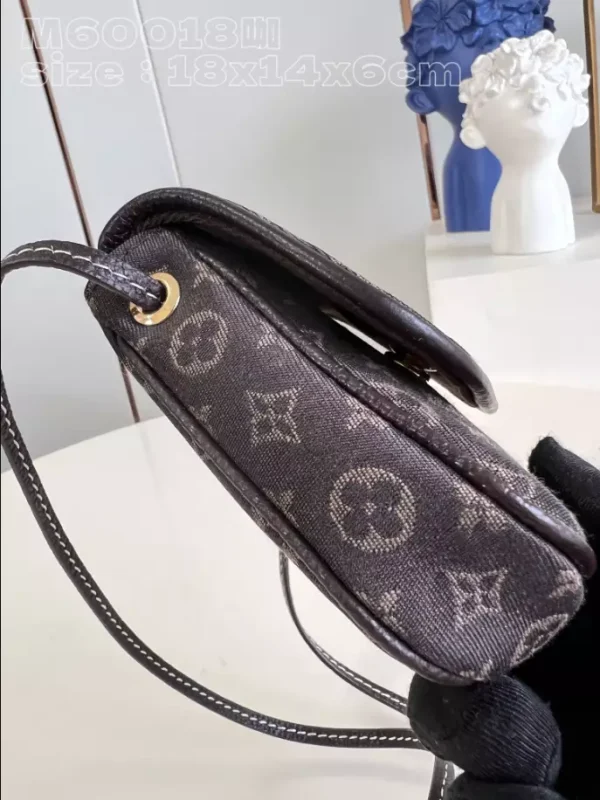 LOUIS VUITTON POCHETTE CANCUN POUCH SHOULDER BAG – WLM598 - Image 3