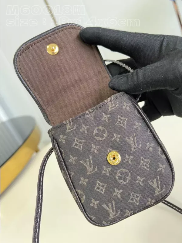 LOUIS VUITTON POCHETTE CANCUN POUCH SHOULDER BAG – WLM598 - Image 4
