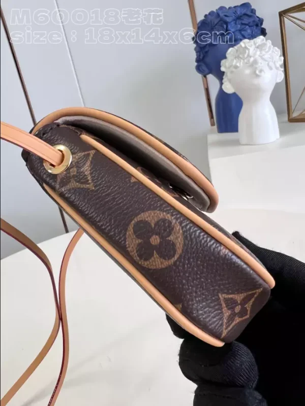 LOUIS VUITTON POCHETTE CANCUN POUCH SHOULDER BAG – WLM599 - Image 3