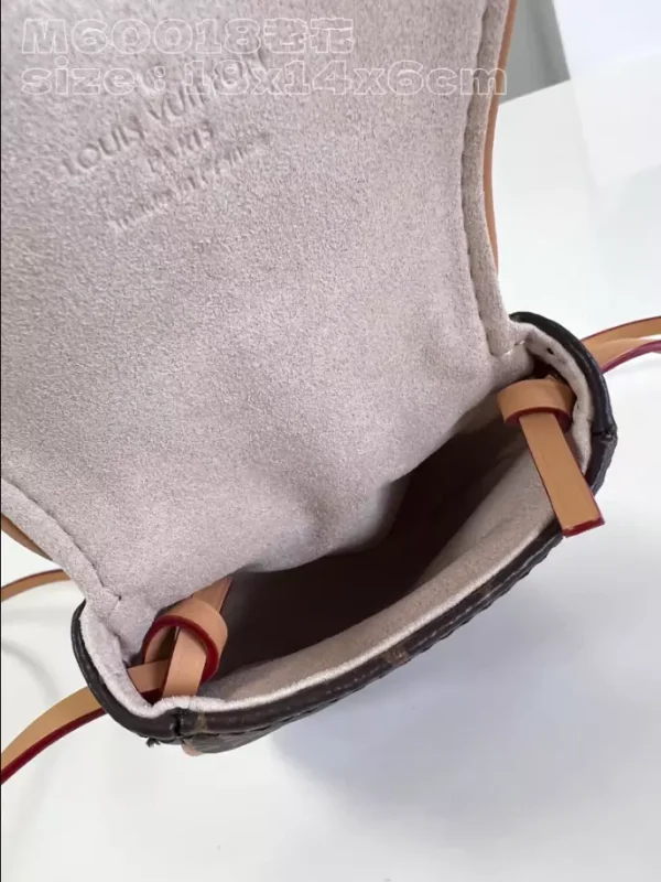 LOUIS VUITTON POCHETTE CANCUN POUCH SHOULDER BAG – WLM599 - Image 5