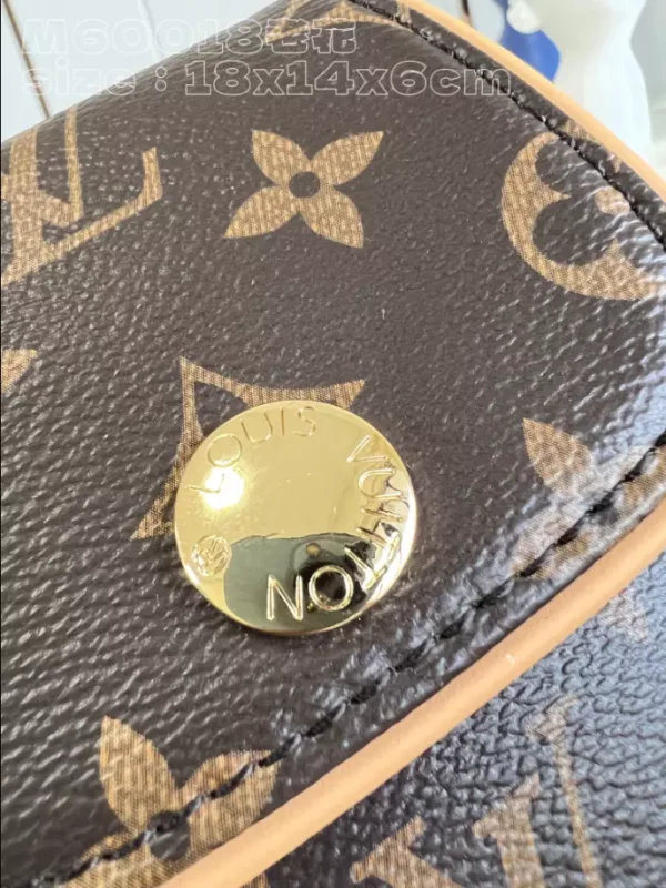 LOUIS VUITTON POCHETTE CANCUN POUCH SHOULDER BAG – WLM599 - Image 6